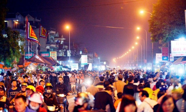 Những phiên chợ “âm phủ” đặc biệt nhất Việt Nam - Ảnh 2.
