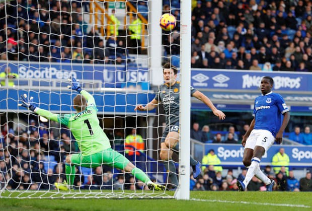 Sai lầm hàng thủ, Everton trả giá ngay trên Goodison Park - Ảnh 4. Sai lầm hàng thủ, Everton trả giá ngay trên Goodison Park - Ảnh 4.