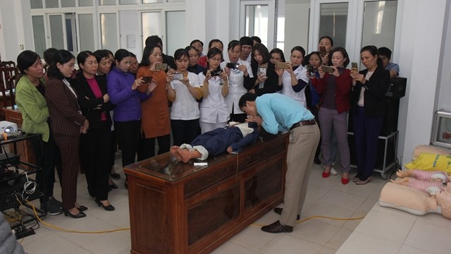 Bác sĩ nội trú nhi khoa về “cắm chốt tại trung tâm y tế huyện - Ảnh 2. Bác sĩ nội trú nhi khoa về “cắm chốt tại trung tâm y tế huyện - Ảnh 2.