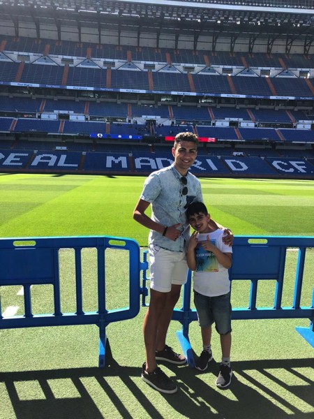  Bản sao của C.Ronaldo bất ngờ gây “bão” cho người hâm mộ - Ảnh 2.