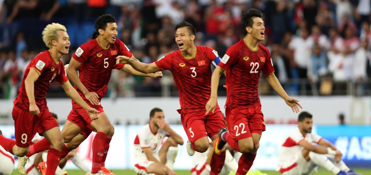 Bóng đá Việt Nam và điều kỳ diệu tại Asian Cup 2019: “Càng làm việc chăm chỉ, càng may mắn!” - Ảnh 4.