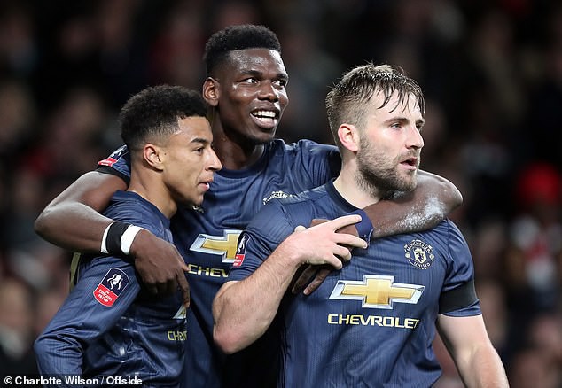 Lịch trực tiếp bóng đá hôm nay (29/1): UAE đối đầu Qatar ở bán kết Asian Cup, Man Utd tiếp đón Burnley - Ảnh 1. Lịch trực tiếp bóng đá hôm nay (29/1): UAE đối đầu Qatar ở bán kết Asian Cup, Man Utd tiếp đón Burnley - Ảnh 1.