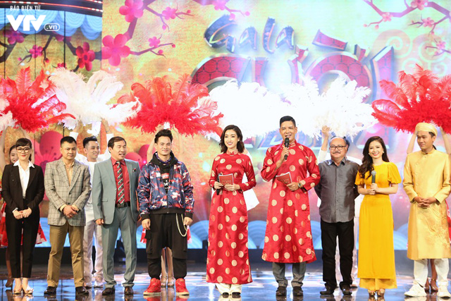 Hoa hậu Đỗ Mỹ Linh lần đầu xuất hiện ở Gala cười 2019 - Ảnh 8.