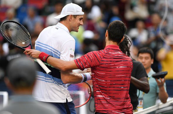 Novak Djokovic 2-0 John Isner: Chiến thắng thứ 350 của Nole! - Ảnh 1. Novak Djokovic 2-0 John Isner: Chiến thắng thứ 350 của Nole! - Ảnh 1.