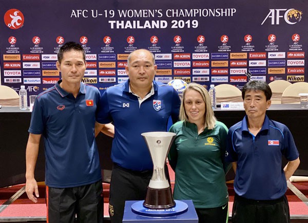 HLV Ijiri Akira: U19 nữ Việt Nam quyết tâm giành điểm trước chủ nhà Thái Lan - Ảnh 1. HLV Ijiri Akira: U19 nữ Việt Nam quyết tâm giành điểm trước chủ nhà Thái Lan - Ảnh 1.