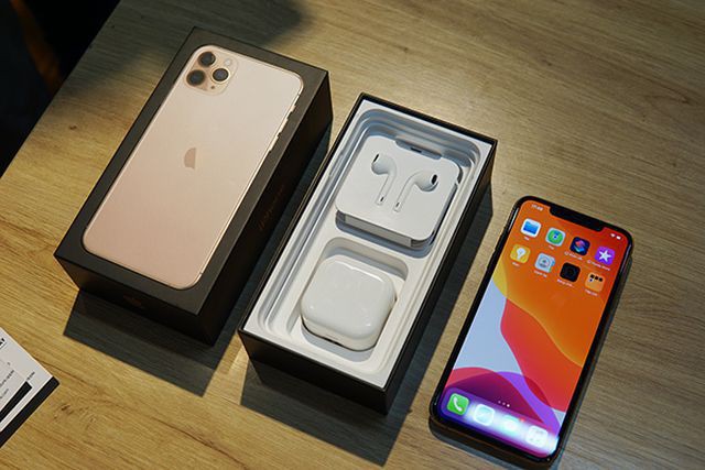 Được và mất gì khi mua iPhone chính hãng và iPhone xách tay? - Ảnh 3.