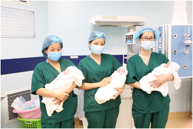Hạ sinh ba bé gái sau thụ tinh nhân tạo - Ảnh 1. Hạ sinh ba bé gái sau thụ tinh nhân tạo - Ảnh 1.