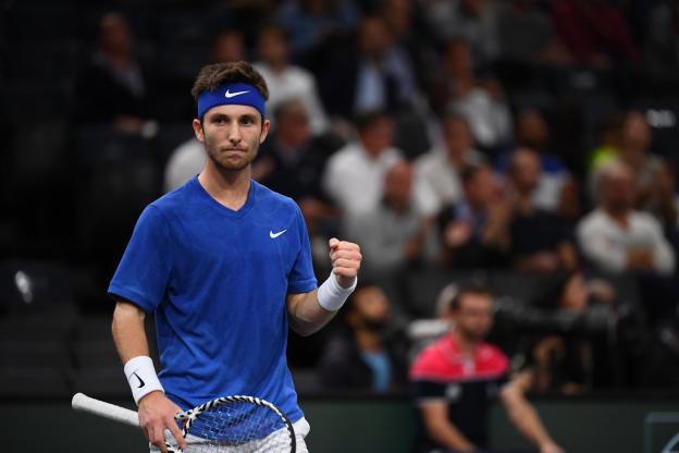 Paris Masters 2019: Djokovic nhọc nhằn vào vòng 3 - Ảnh 1.