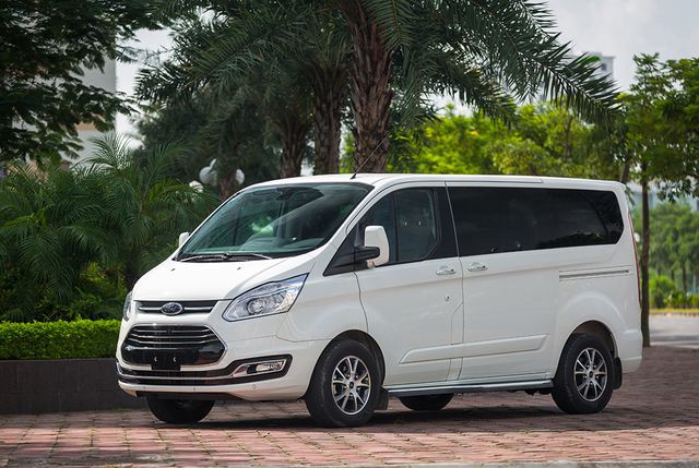 Ford Tourneo Titanium 2019 - Sở hữu những t&iacute;nh năng vượt trội của d&ograve;ng xe MPV - Ảnh 1.