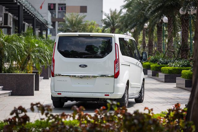 Ford Tourneo Titanium 2019 - Sở hữu những t&iacute;nh năng vượt trội của d&ograve;ng xe MPV - Ảnh 3.