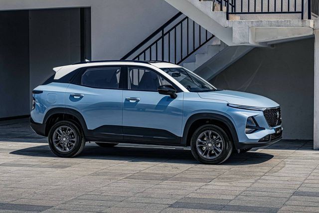 GM trình làng mẫu crossover giá tương đương dưới 250 triệu đồng tại Trung Quốc - Ảnh 4. GM trình làng mẫu crossover giá tương đương dưới 250 triệu đồng tại Trung Quốc - Ảnh 4.