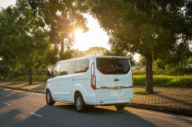Ford Tourneo Titanium 2019 - Sở hữu những t&iacute;nh năng vượt trội của d&ograve;ng xe MPV - Ảnh 5.