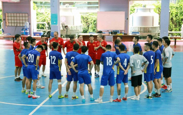 ĐT futsal Việt Nam chuẩn bị cho chuyến tập huấn tại Thái Lan - Ảnh 2.