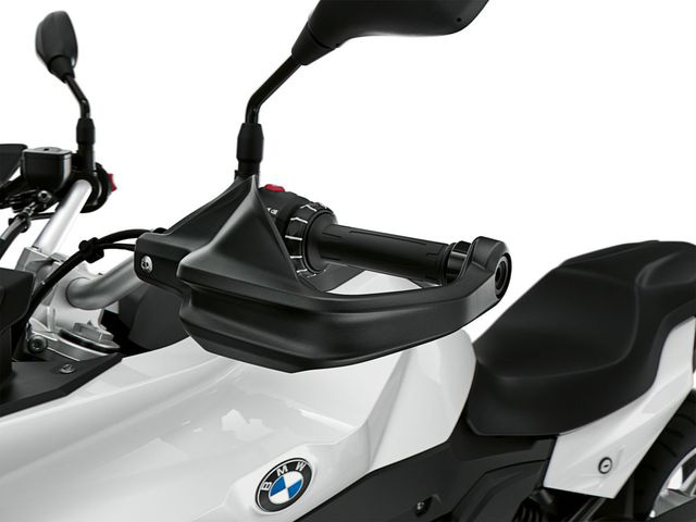 BMW Motorrad ra mắt bộ đôi onroad cỡ trung F900R và F900XR - Ảnh 10.