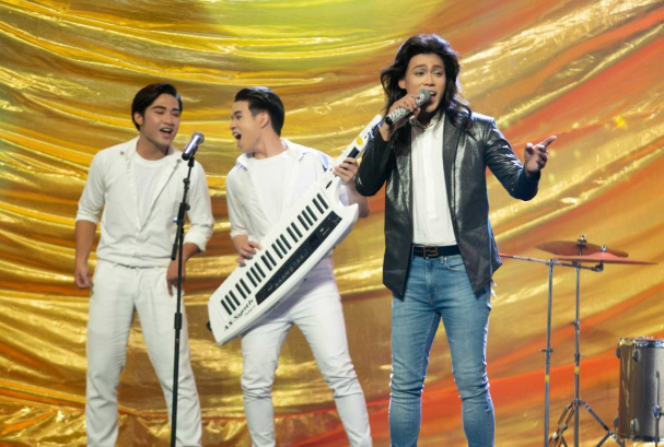Phan Ngọc Luân đầy lãng tử khi biến hóa thành nhóm Modern Talking - Ảnh 1.