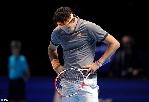 ATP Finals 2019: Thắng ngược Djokovic, Dominic Thiem giành vé vào bán kết - Ảnh 3.