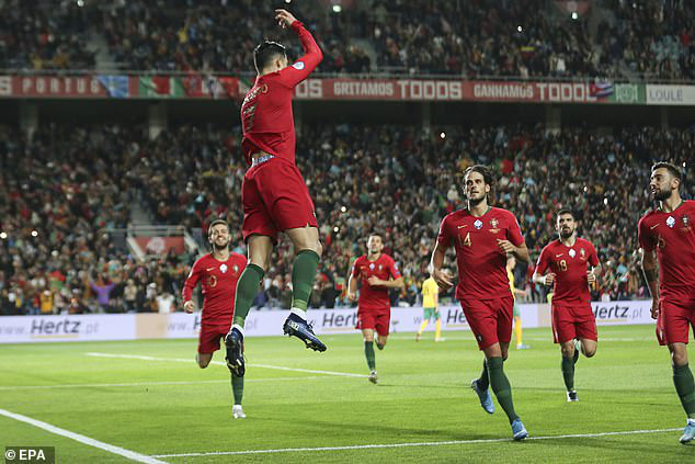 ĐT Bồ Đào Nha 6-0 ĐT Litva: Ronaldo lập hat-trick - Ảnh 3.