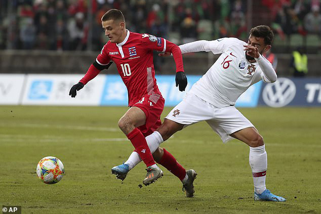 ĐT Luxembourg 0-2 ĐT Bồ Đào Nha: Ronaldo ghi bàn, ĐT Bồ Đào Nha giành quyền dự VCK EURO 2020 - Ảnh 3.