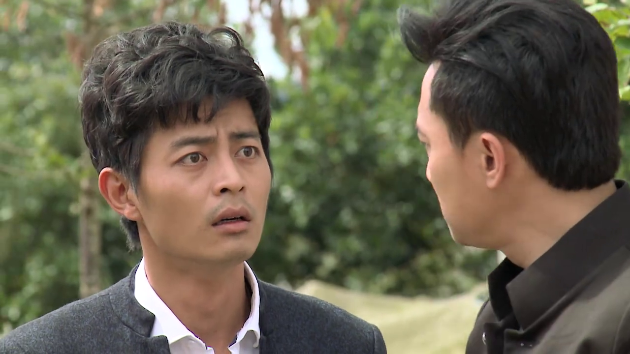 Đánh cắp giấc mơ - Tập 44: Luân (Quốc Trường) ôm Khánh Quỳnh khóc nghẹn ngào trước mặt Đức - Ảnh 2. Đánh cắp giấc mơ - Tập 44: Luân (Quốc Trường) ôm Khánh Quỳnh khóc nghẹn ngào trước mặt Đức - Ảnh 2.