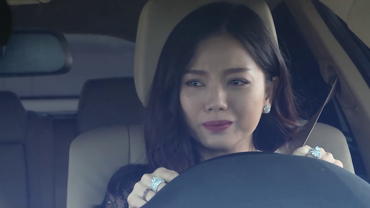 Đánh cắp giấc mơ - Tập 44: Hải Vân liều mạng tông xe vào Khánh Quỳnh, anh Bình chạy ra đỡ thay - Ảnh 1. Đánh cắp giấc mơ - Tập 44: Hải Vân liều mạng tông xe vào Khánh Quỳnh, anh Bình chạy ra đỡ thay - Ảnh 1.