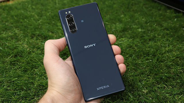 Sony bất ngờ bán Xperia 5 tại Việt Nam, giá 19,99 triệu đồng - Ảnh 2.