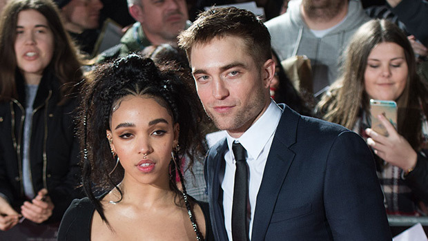 Hậu chia tay Robert Pattinson, ca sĩ người Anh phải đi tìm lại chính mình - Ảnh 1.