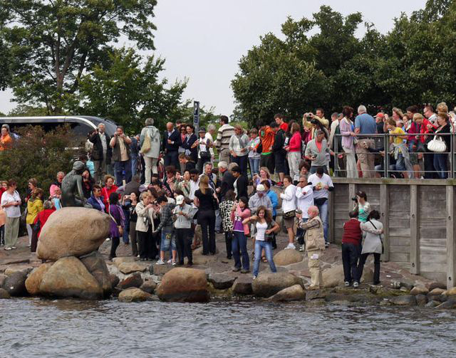 Thực tế đ&aacute;ng thất vọng của c&aacute;c t&aacute;c phẩm nghệ thuật nổi tiếng ngo&agrave;i đời thật - Ảnh 3.