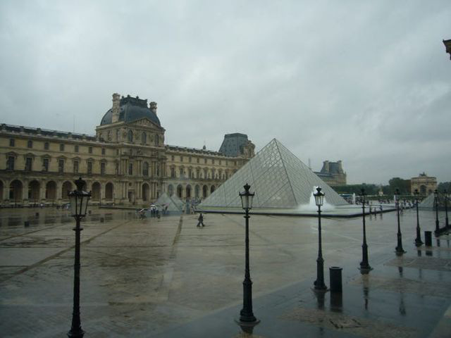 Thực tế đ&aacute;ng thất vọng của c&aacute;c t&aacute;c phẩm nghệ thuật nổi tiếng ngo&agrave;i đời thật - Ảnh 26.