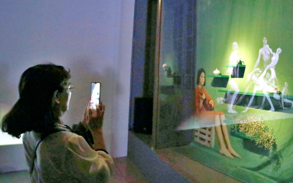 
The event is considered to be an opportunity for the public to learn more about the history of ceramics in Russia, and to enjoy a number of unique ceramic products of the two countries, Vietnam and Russia.
