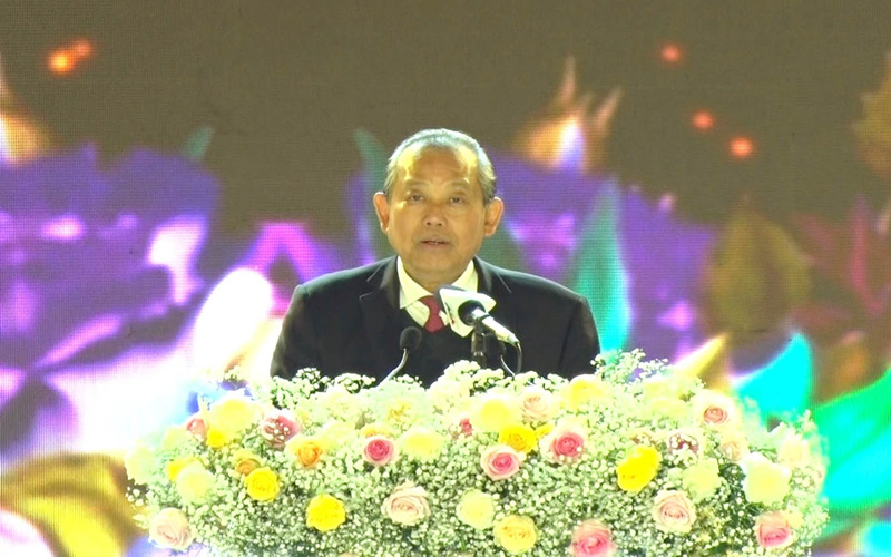 
Deputy PM Truong Hoa Binh speaking at the opening ceremony
