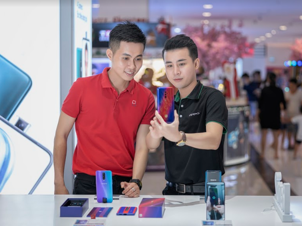 Oppo mở thêm cửa hàng trải nghiệm tại TP.HCM - Ảnh 1.