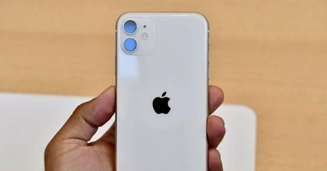 Sau 1 tháng lên kệ, iPhone 11 chính hãng giờ bán ra sao? - Ảnh 1.