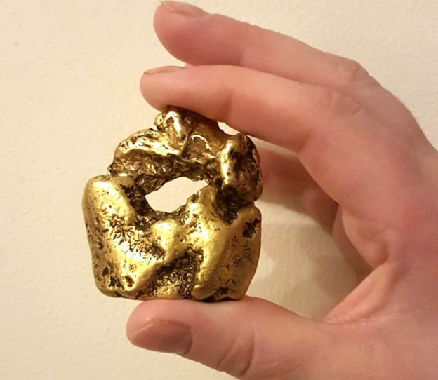 &ldquo;Cục v&agrave;ng lớn nhất nước Anh&rdquo; được t&igrave;m thấy ở d&ograve;ng s&ocirc;ng Scotland - Ảnh 1.