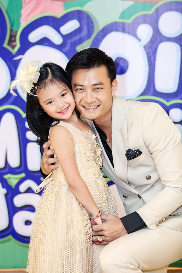 Diễn vi&ecirc;n Tiến Lộc: T&ocirc;i kh&ocirc;ng muốn cho con dấn th&acirc;n v&agrave;o showbiz qu&aacute; sớm - Ảnh 1.