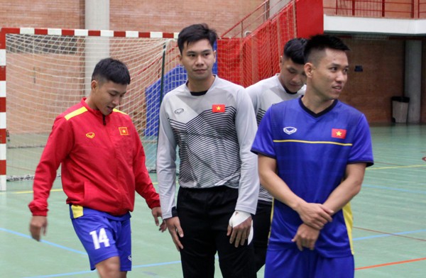 ĐT Futsal Việt Nam có buổi tập đầu tiên tại Tây Ban Nha - Ảnh 7.