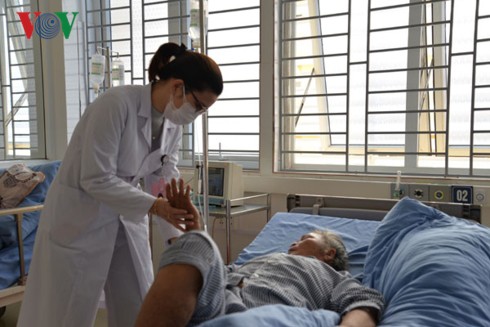 Bệnh viện Sơn La cấp cứu thành công 2 bệnh nhân tai biến nặng - Ảnh 1.