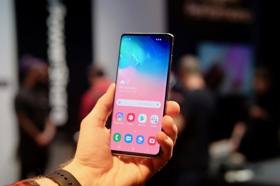 ​10 tính năng chỉ Galaxy S10 mới có - Ảnh 1.