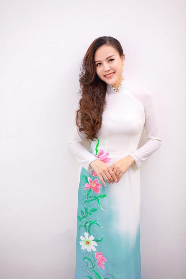 Nữ đại gia đóng cảnh nóng táo bạo với Bình An trên truyền hình là ai? - Ảnh 5. Nữ đại gia đóng cảnh nóng táo bạo với Bình An trên truyền hình là ai? - Ảnh 5.