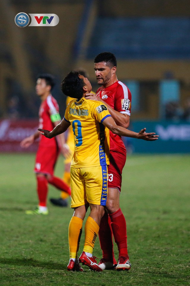 ẢNH: CLB Thanh Hóa nhận trận thua đầu tiên tại V.League 2019 - Ảnh 13.