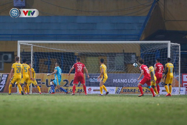 ẢNH: CLB Thanh Hóa nhận trận thua đầu tiên tại V.League 2019 - Ảnh 18.