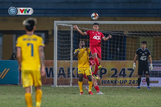 ẢNH: CLB Thanh Hóa nhận trận thua đầu tiên tại V.League 2019 - Ảnh 22.