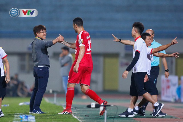 ẢNH: CLB Thanh Hóa nhận trận thua đầu tiên tại V.League 2019 - Ảnh 8.