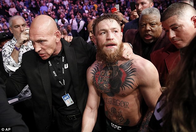 Võ sĩ Conor McGregor bất ngờ tuyên bố giải nghệ - Ảnh 2.