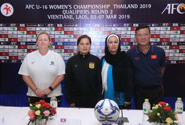 U16 nữ Việt Nam tập làm quen sân chính, quyết tâm giành 3 điểm trước chủ nhà Lào - Ảnh 1. U16 nữ Việt Nam tập làm quen sân chính, quyết tâm giành 3 điểm trước chủ nhà Lào - Ảnh 1.