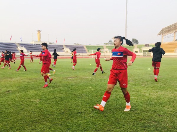 U16 nữ Việt Nam tập làm quen sân chính, quyết tâm giành 3 điểm trước chủ nhà Lào - Ảnh 3. U16 nữ Việt Nam tập làm quen sân chính, quyết tâm giành 3 điểm trước chủ nhà Lào - Ảnh 3.
