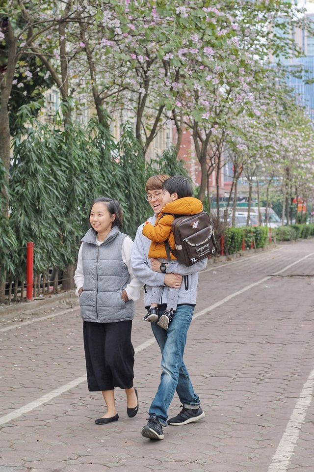 Hoa ban nở rộ khoe sắc trắng tinh khôi giữa trời Hà Nội - Ảnh 10. Hoa ban nở rộ khoe sắc trắng tinh khôi giữa trời Hà Nội - Ảnh 10.