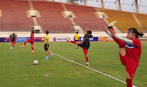 U16 nữ Việt Nam tập làm quen sân chính, quyết tâm giành 3 điểm trước chủ nhà Lào - Ảnh 5. U16 nữ Việt Nam tập làm quen sân chính, quyết tâm giành 3 điểm trước chủ nhà Lào - Ảnh 5.