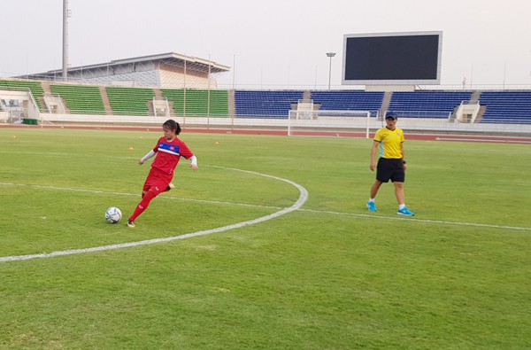 U16 nữ Việt Nam tập làm quen sân chính, quyết tâm giành 3 điểm trước chủ nhà Lào - Ảnh 7. U16 nữ Việt Nam tập làm quen sân chính, quyết tâm giành 3 điểm trước chủ nhà Lào - Ảnh 7.