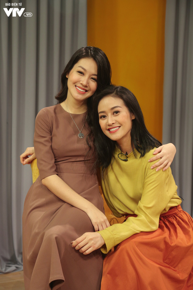 MC Phí Linh - Hồng Nhung rạng rỡ khoe sắc trên trường quay Bây giờ và ở đây - Ảnh 4.