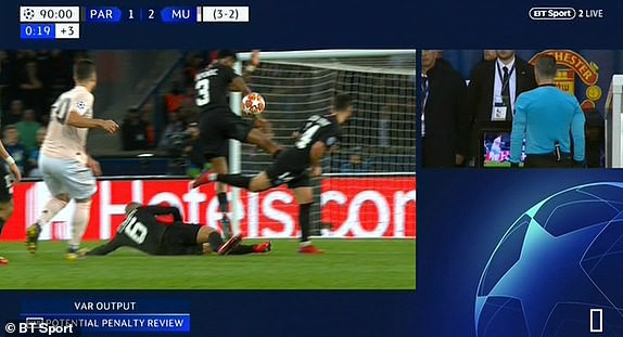 Neymar xúc phạm tổ trọng tài VAR vì quả penalty phút 90 của Man Utd - Ảnh 1.